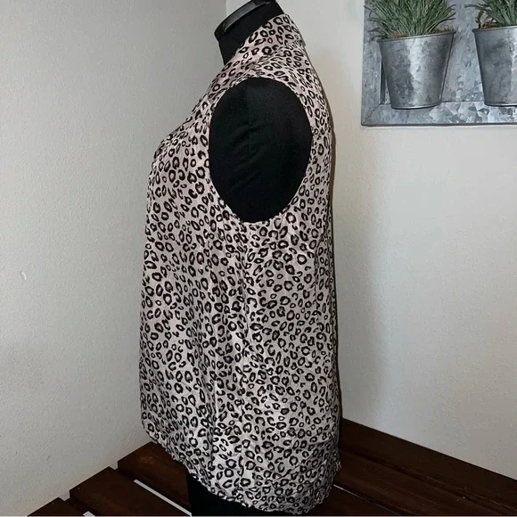 THEORY 100% Silk Blouse Brown/Black Leopard Print Shirt Collar Button Sleeveless - Picture 2 of 5